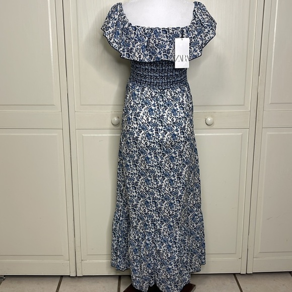 Zara Women’s Blue Floral Printed Smocked Off The Shoulder Maxi Dress Sz XS - Picture 7 of 13